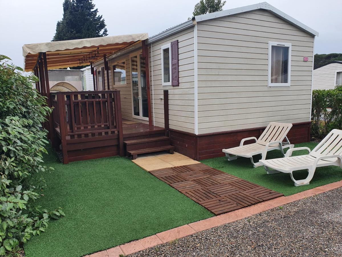 Mobil Home Maxi Confort Sur La Cote D'Azur Frejus Bagian luar foto