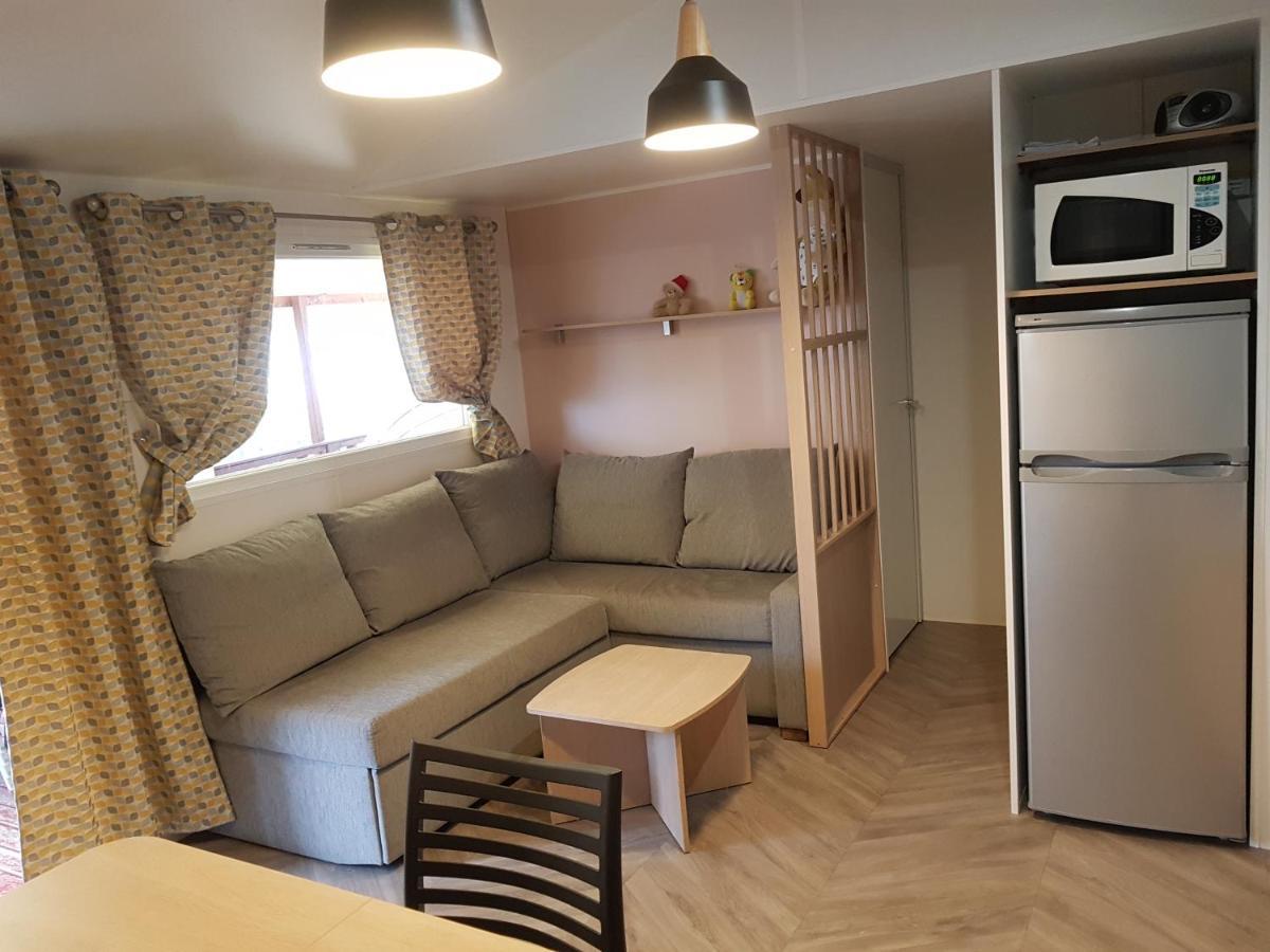 Mobil Home Maxi Confort Sur La Cote D'Azur Frejus Bagian luar foto