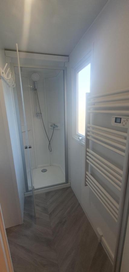 Mobil Home Maxi Confort Sur La Cote D'Azur Frejus Bagian luar foto